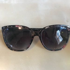 Floral print sunglasses